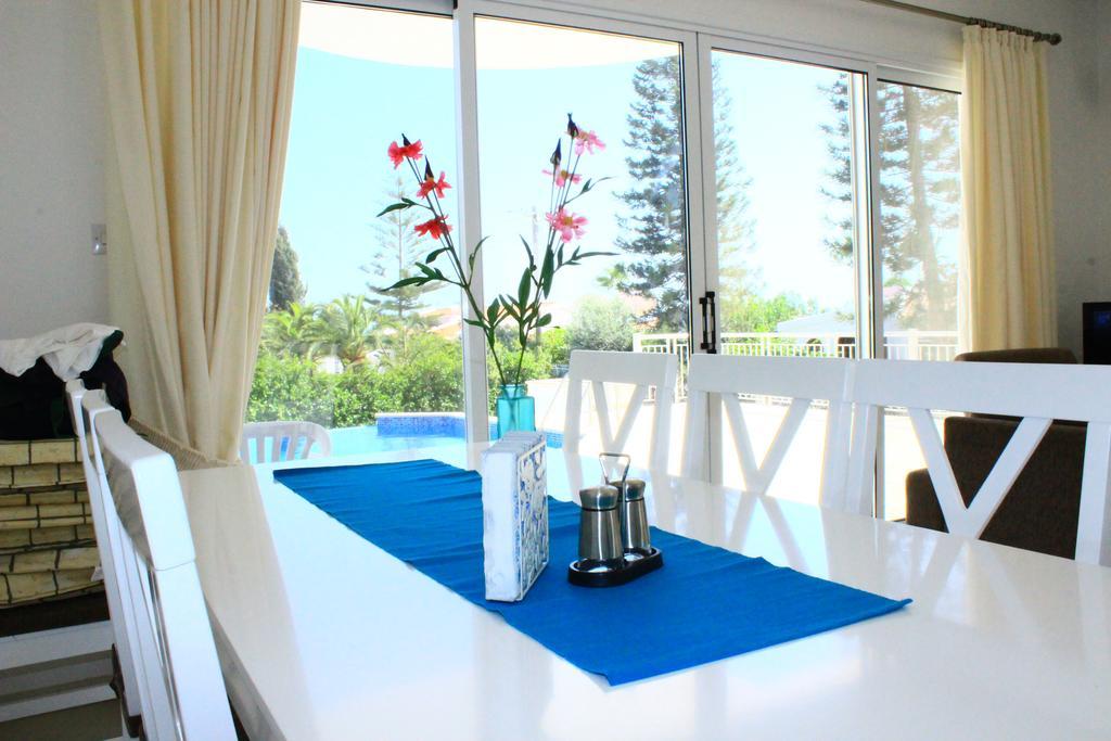 Coral Blue Bay Villa Coral Bay Exterior photo