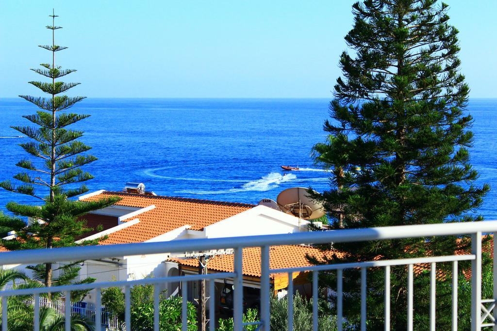 Coral Blue Bay Villa Coral Bay Exterior photo